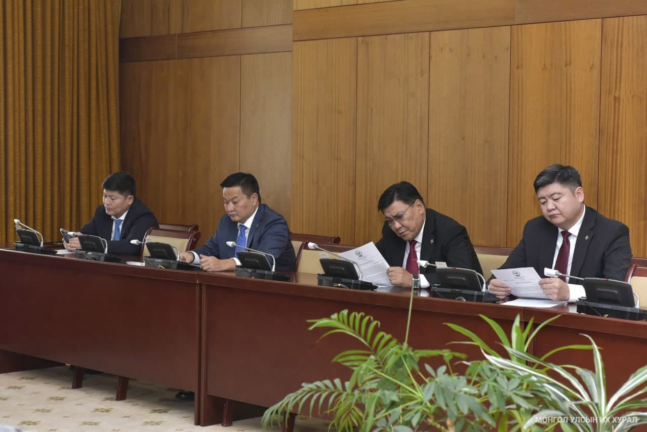 ХЗБХ: Үндсэн хуулийн Цэцэд хүсэлт гаргах саналыг дэмжлээ