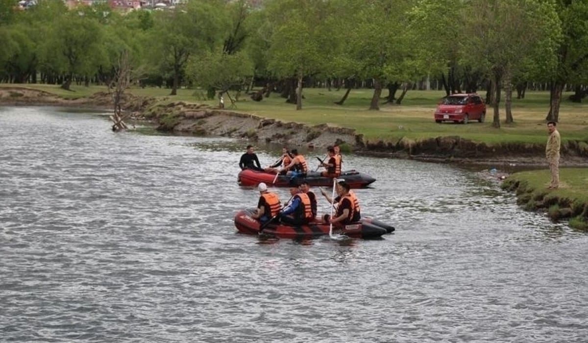 Туул” голд автомашинтайгаа живж байсан иргэдийг эсэн мэнд гаргажээ