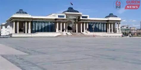 Хэлэлцээний ширээний ард: Стратегийн ордын эзэд ба төр