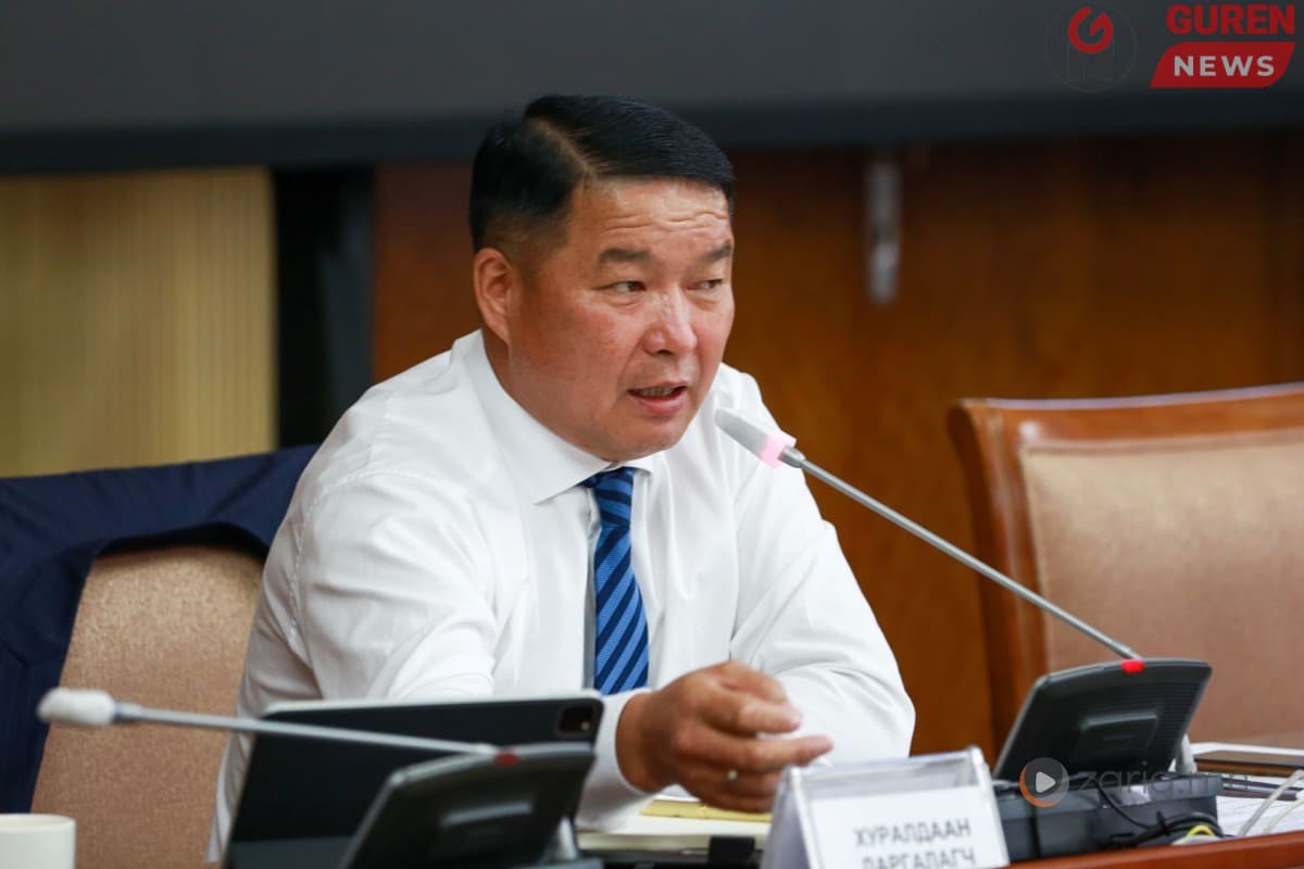 Д.Батлут: ХХААХҮЯ Дархан руу нүүсэн биш сайд нь хөдөө аж ахуйн салбараасаа тасраад явчихсан юм биш үү