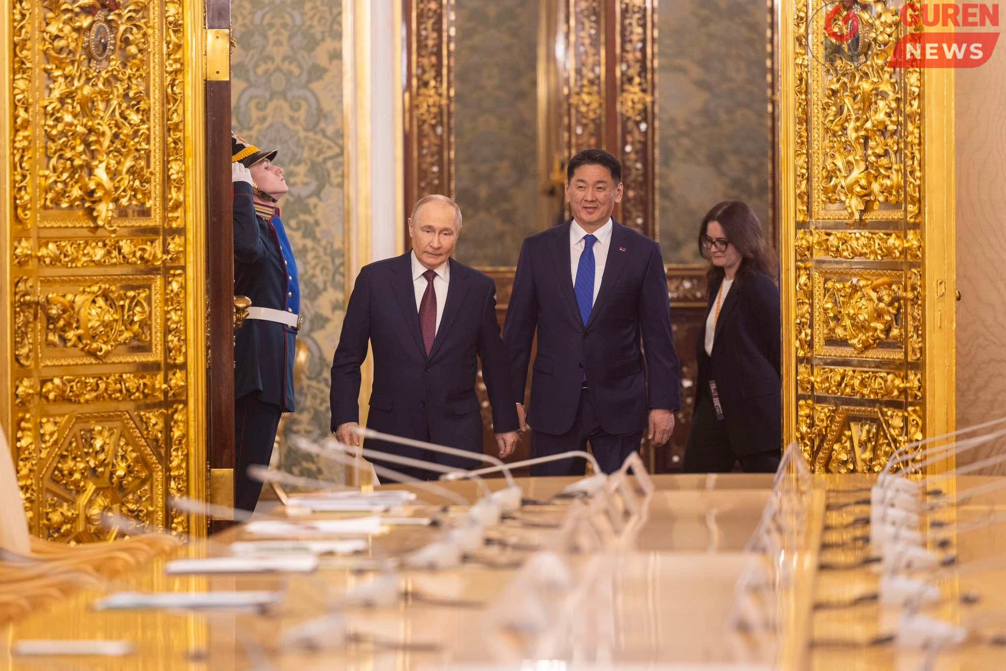 Монгол Улсын Ерөнхийлөгч У.Хүрэлсүх, ОХУ-ын Ерөнхийлөгч В.В.Путин нар албан ёсны уулзалт хийлээ