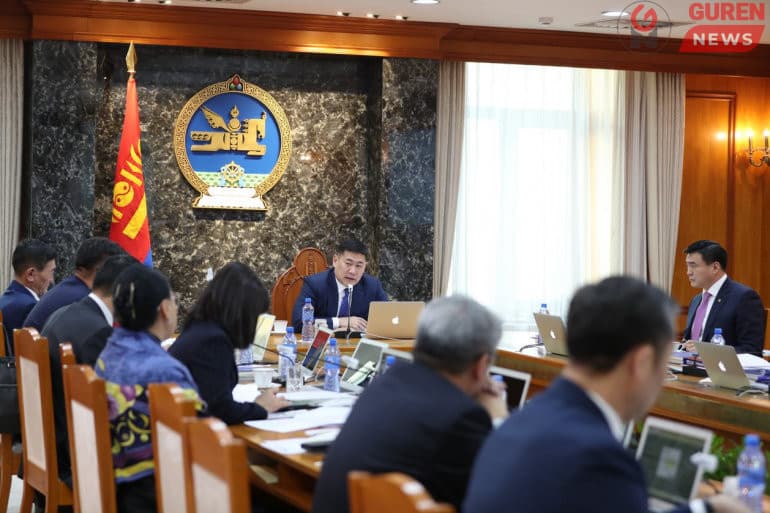 ЗГ: Ураны хайгуул, олборлолтын үйл ажиллагаанд иргэдийн хяналт, оролцоог хангах тогтоолын төслийг хэлэлцэж байна