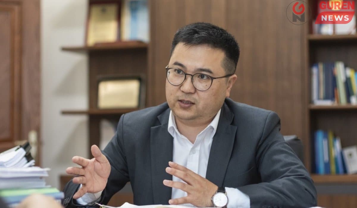 П.Сайнзориг: Ирээдүйд бид цалин тэтгэврээ тавьж чадах юм уу. Ингээд бие биеэ хуураад байх юм уу?