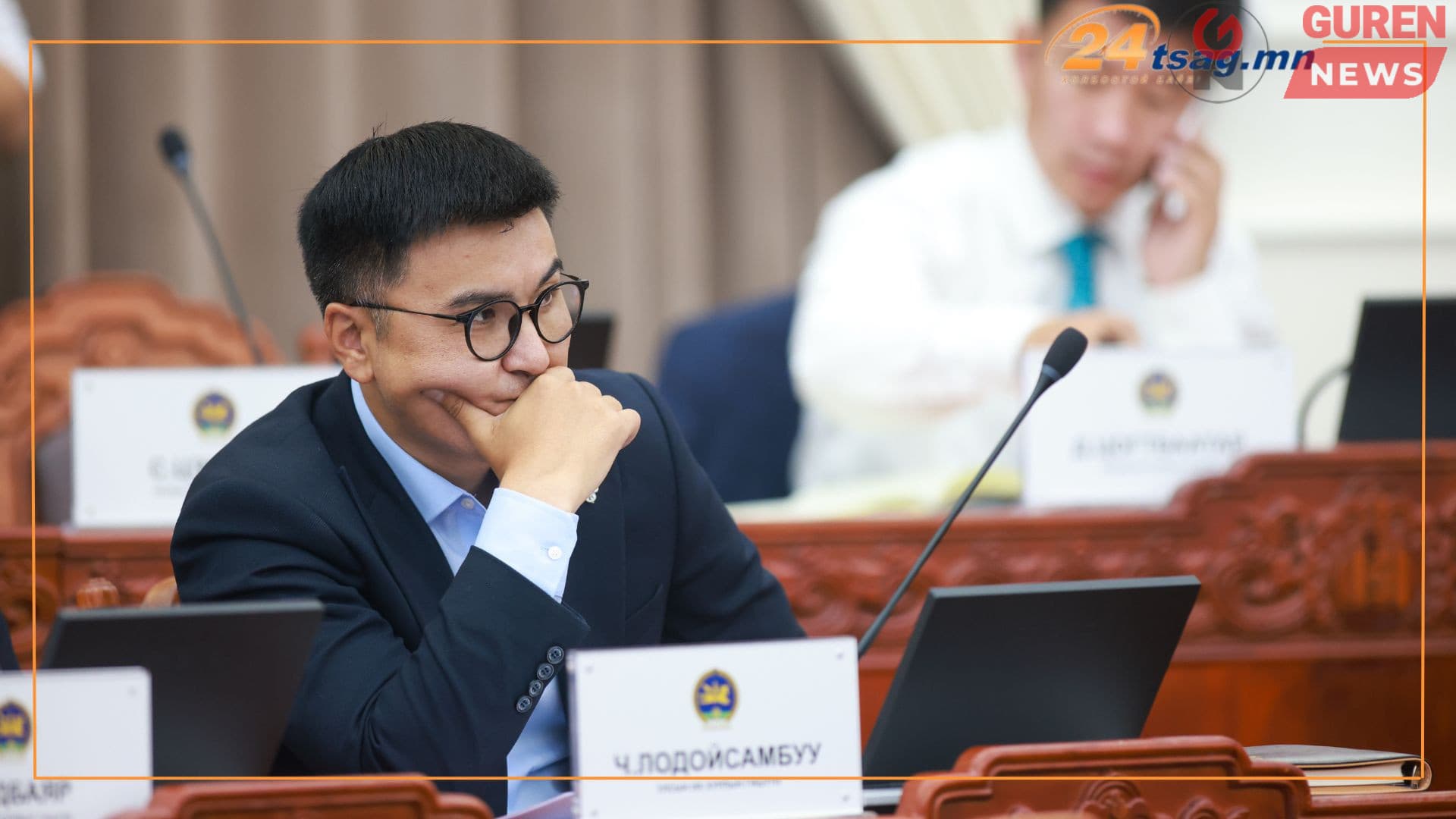 Ч.Лодойсамбуу: Авлигач дарга нараа шийтгэе биш ард түмнээ алалцуулъя гэж талбай дээр дуудаж байна. Арай дэндлээ