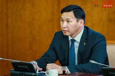 Гаднаа гяланцаг, дотроо паланцаг сайд Т.Мөнхсайхан халаа сэлгээ хийх зуурт  салбар нь сөхөрлөө