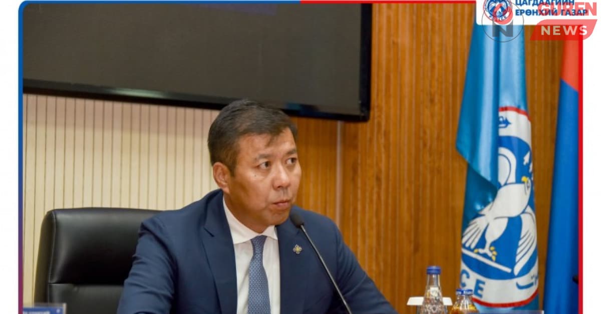 Б.Энхбаяр: Төрийн ордонд хошин шог цаашаа юм болж байна