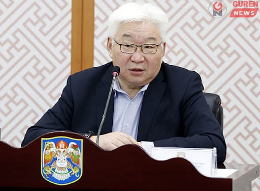 Э.Бат-Үүл: Хотынхоо цэцэгт уурлах хэрэггүй