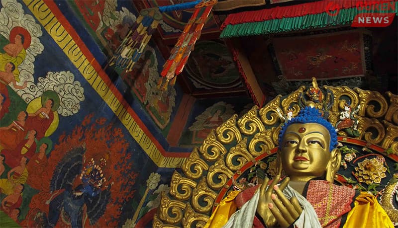 Монголд Бурxны шашин дөрвөн удаа дэлгэрсэн түүxтэй