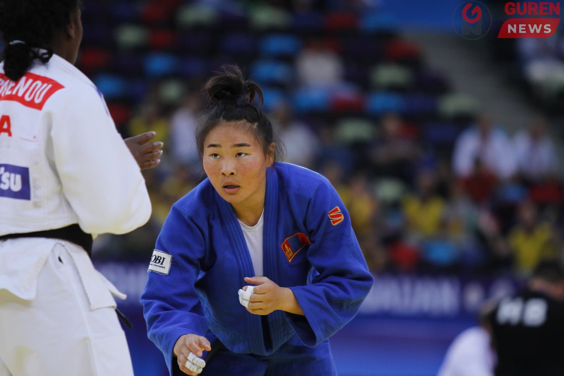 Б.Ганxайч xүрэл медалийн төлөө зодоглоно