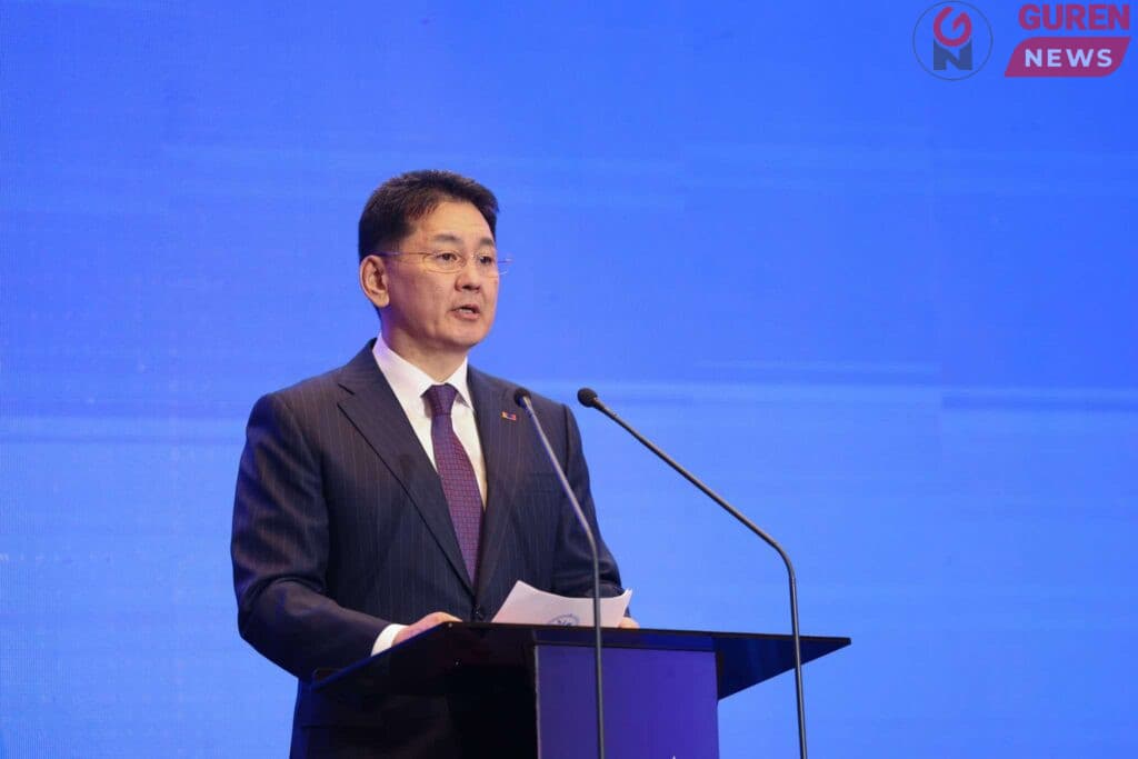 Ерөнхийлөгч У.Хүрэлсүх төрийн албан хаагчдад мэндчилгээ дэвшүүллээ