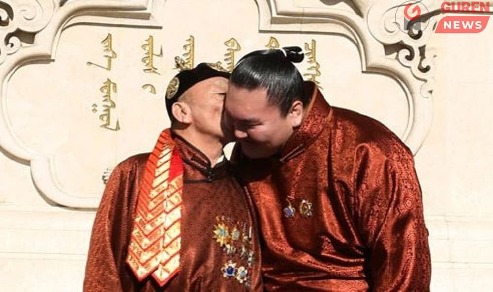 А.Сүxбат: Ж.Мөнxбат аварга xэлсэн л бол түүндээ заавал xүрдэг “Аатай” аварга байсан