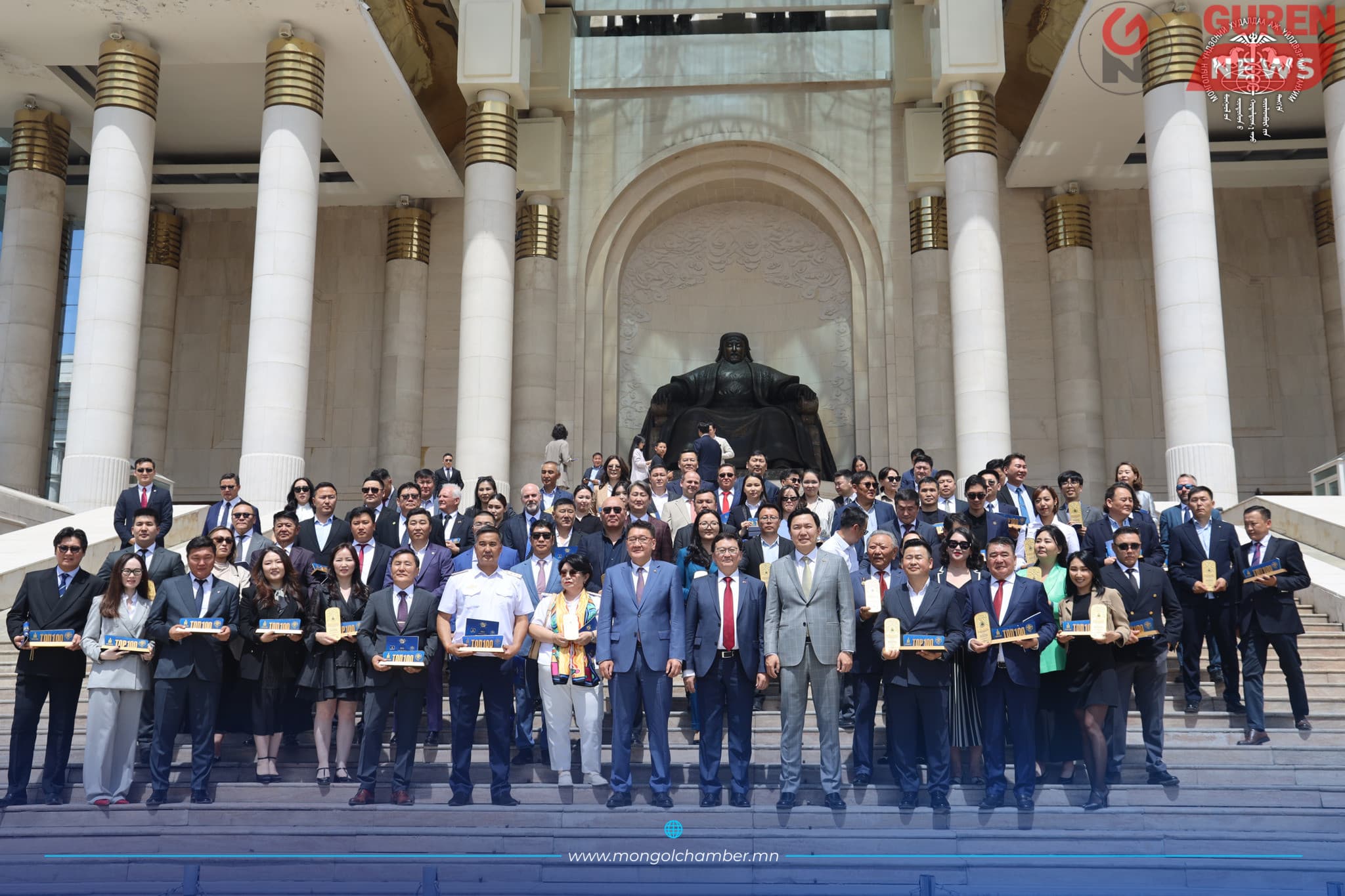 Топ 100-д уул уурхайн салбар давамгайлж байна