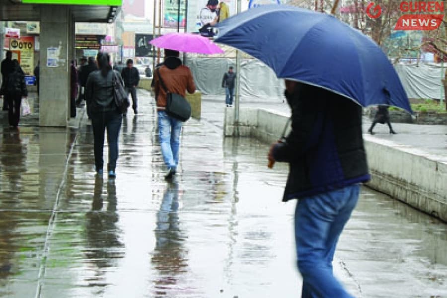 Ихэнх нутгаар дуу цахилгаантай бороо орно