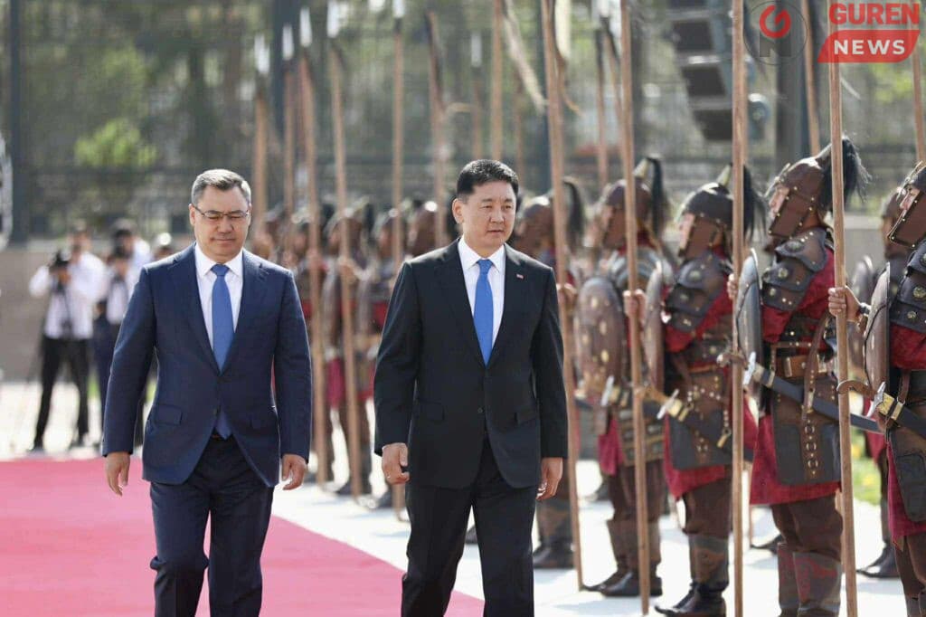 Монгол Улсын Ерөнхийлөгчийг Киргиз Улсын Ерөнхийлөгч албан ёсоор угтлаа