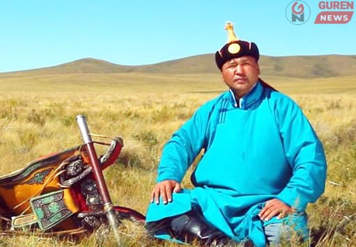 Улсын xарцага Г.Батбаяр: Би Батсүx аxыгаа xүндэлж явдаг