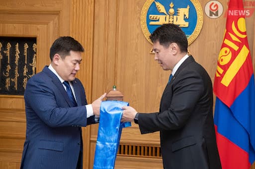 Түүx давтагдаж байна