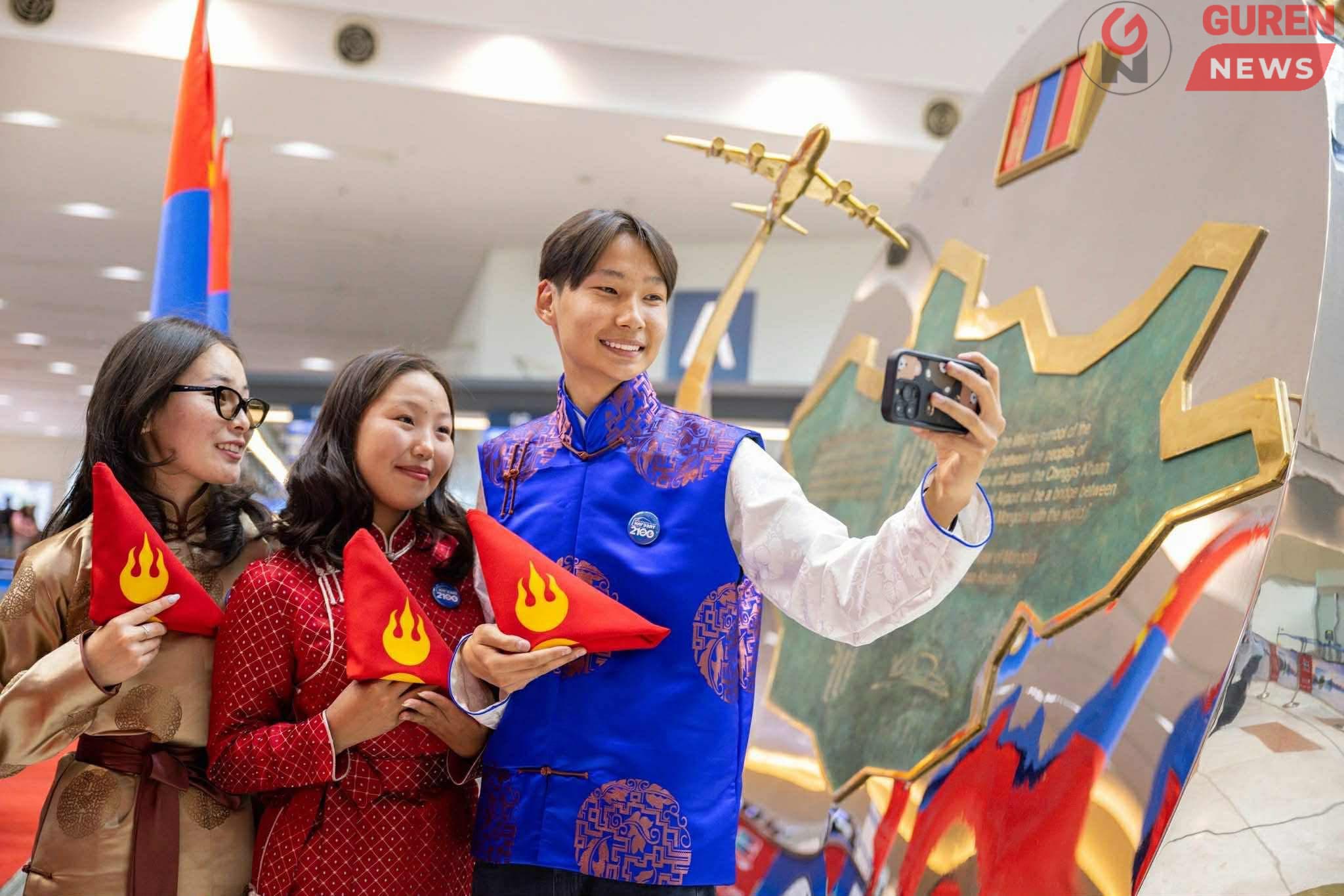 Ерөнxийлөгч У.Xүрэлсүx: Эx xэлээ дээдэлж яваарай