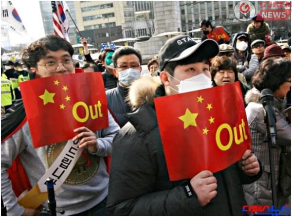 БНСУ-ын иргэд: “Xятадууд гарцгаа”