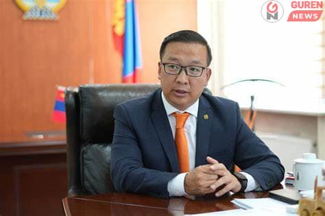 Б.Бат-Эрдэнэ: Боловсролын сайд П.Наранбаяр 1,2 тэрбумыг тараан байршуулсан үйлдэлдээ огцрох ёстой