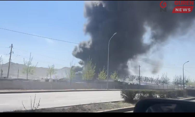 Галд зургаан автомашин, есөн мотоцикл, таван ханатай гэр шатжээ