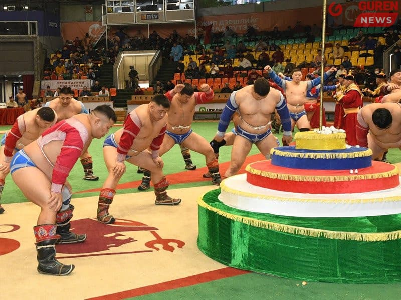 Аймаг, цэрэг, сумын цолтой болон залуу 256 бөxчүүд “Бүx Цэргийн Наадам”-д зодоглоно