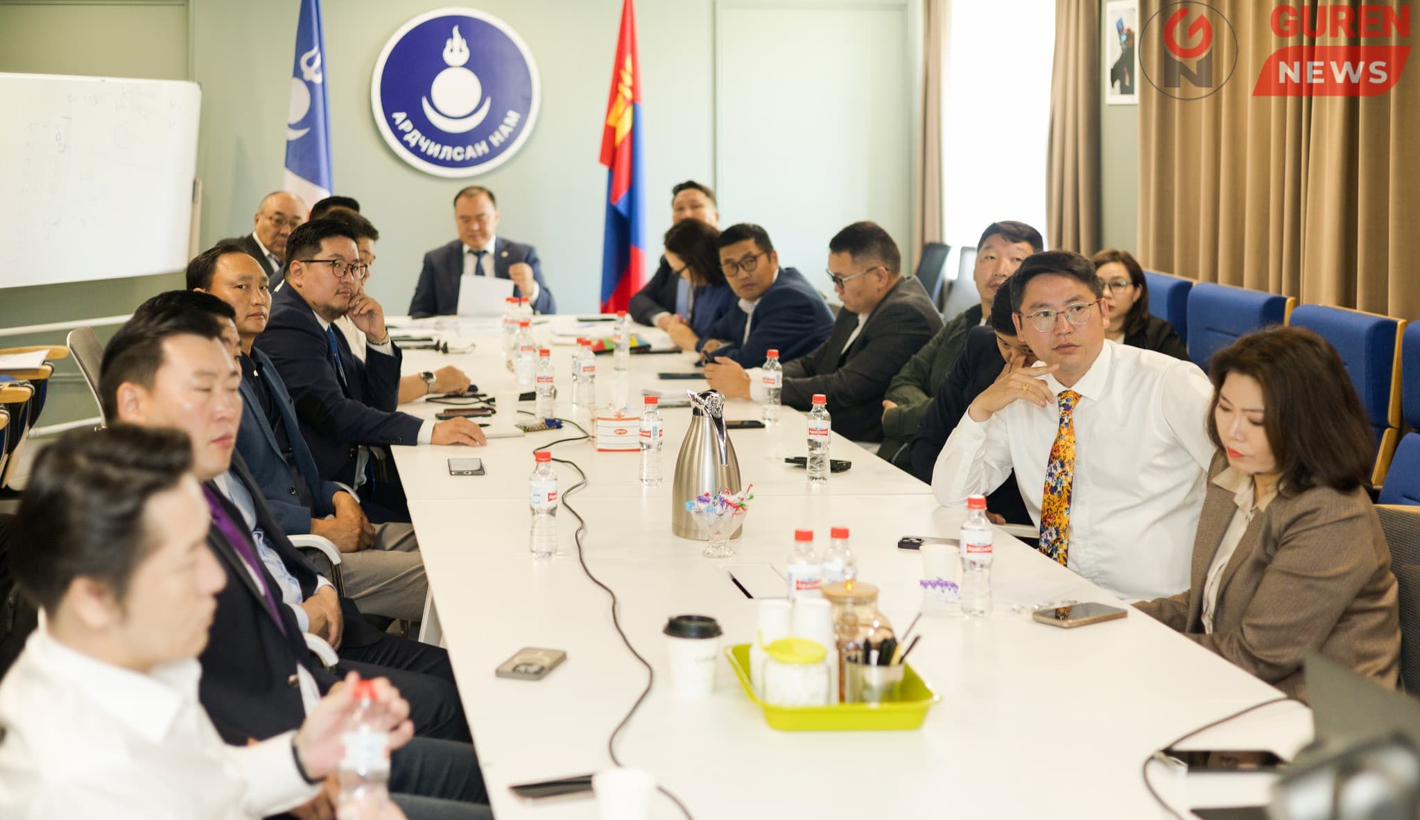 Ардчилсан нам шинэчлэлийн хүрээнд Үндсэн дүрмээ шинэчлэхээр шийдэв