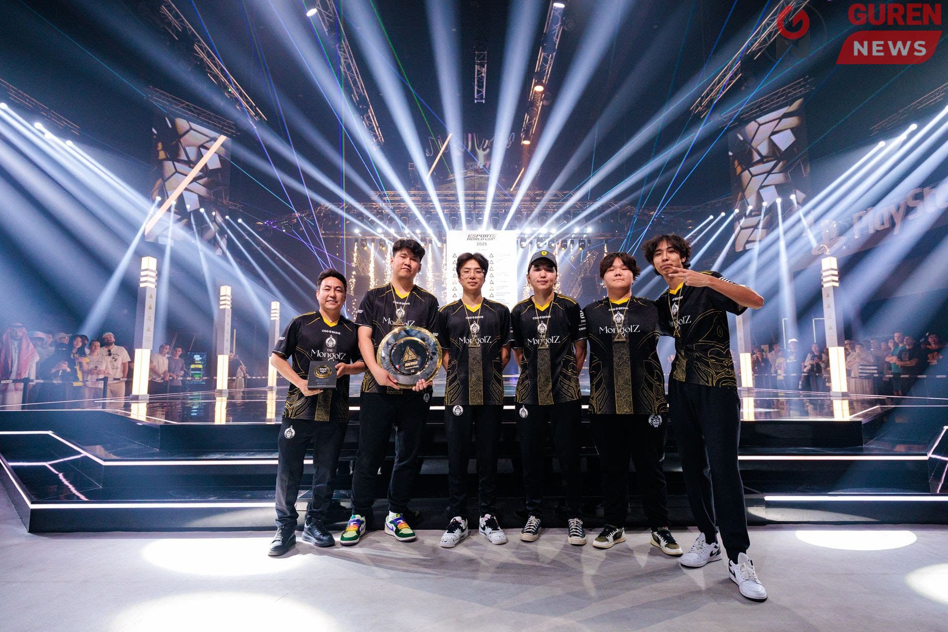 Монголын цахим спортын түүхэнд шинэ хуудас: “The Mongolz” баг Саудын Арабт дэлхийн аварга боллоо