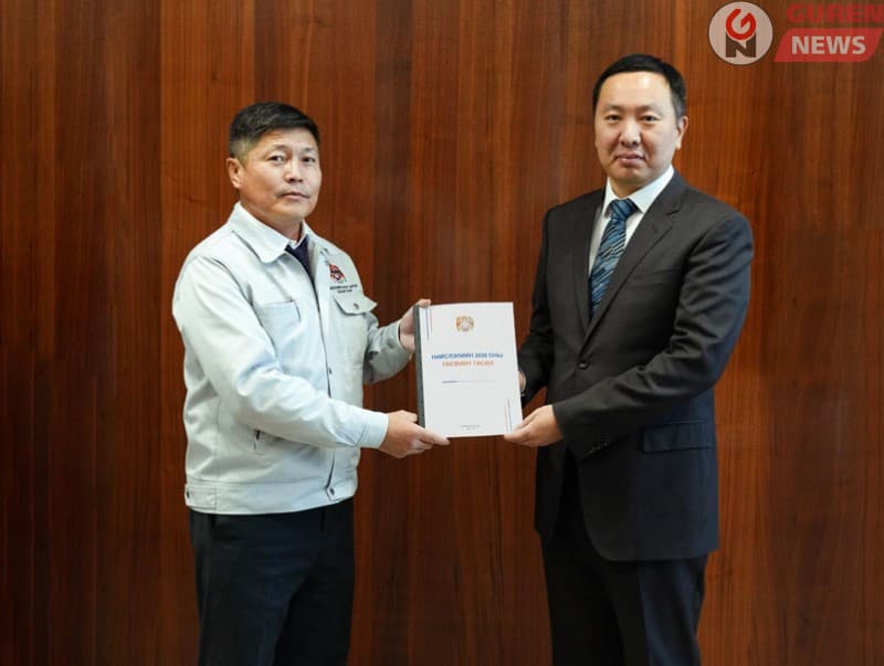 Нийслэлийн 2026 оны төсвийн төслийг нийслэл дэх Төрийн аудитын газрын даргад өргөн барилаа